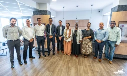 Hugette Bello au centre de formation Réunion Air assistance 