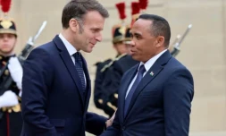 Emmanuel Macron accueille Emmanuel Macron et Michaël Randrianirina