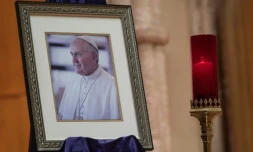 Le pape est mort d'un AVC à 88 ans, suscitant une émotion planétaire
