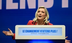 Marine Le Pen (Rassemblement national) devant des partisans à Bordeaux, le 14 septembre 2025 ( AFP / Christophe ARCHAMBAULT )