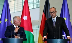 Le chancelier allemand Friedrich Merz (à droite), en conférence de presse à Berlin avec le Roi Abdallah II de Jordanie, le 29 juillet 2025