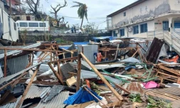 Débris, après le passage du cyclone Chido, à Mayotte, 14 décembre 2024