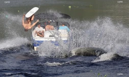 Laura Phily championne de France de figure ski nautique
