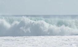 La houle déferle à Boucan Canot