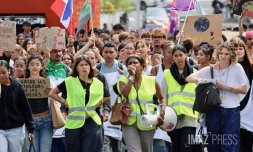 Cortège de lycéens à Saint-Pierre