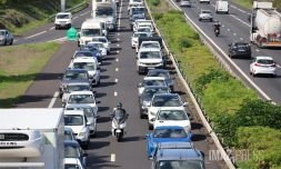 embouteillage et moto