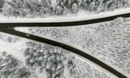 Les transports ferroviaires, aériens et routiers étaient fortement perturbés dans une grande partie de l'Allemagne, en raison d'un épisode attendu de fortes chutes de neige et de pluies verglaçantes