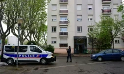 Des policiers dans le quartier Belleroche de Villefranche-sur-SaĂŽne le 13 avril 2026 ( AFP / Olivier CHASSIGNOLE )