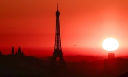 Une large partie de la France, à l'exception de la frange ouest, a subi mercredi une dernière journée de canicule, avant l'arrivée annoncée de violents orages par endroits ( AFP / Thibaud MORITZ )