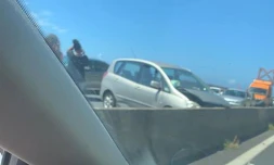 Route du Littoral : Déjà un kilomètre de bouchons après un accident 