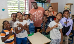 Staark avec les élèves de l'école Bouvet 