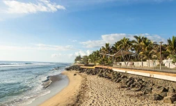 Fermeture de la plage des Roches Noires