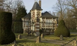 La propriété de l'acteur Alain Delon à Douchy, le 16 janvier 2024 dans le Loiret ( AFP / GUILLAUME SOUVANT )