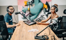 Saint-Denis : Radio Coco, une station lancée pour les jeunes