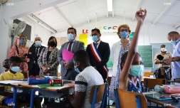 école avec tablette au Port 