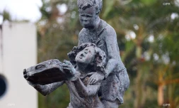 Stéle hommage aux enfants de la Creuse 