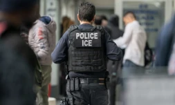 Un agent de la police aux frontières américaine, le 6 juin 2023 à New York ( GETTY IMAGES NORTH AMERICA / David Dee Delgado )