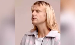 "Bien joué, ça m’a plutôt fait rire" : Macron s’amuse des vidéos parodiques pour promouvoir le sommet de l’IA [?]