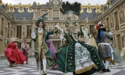 Participants en costumes au rendez-vous annuel des "Fêtes Galantes", au château de Versailles, près de Paris, le 22 mai 2023 ( AFP / Ludovic MARIN )