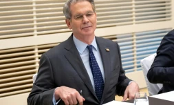 Le secrétaire américain au Trésor Scott Bessent avant des discussions sur le commerce avec le vice-premier ministre chinois He Lifeng, à Genève, le 9 mai 2025