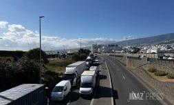 Route du littoral : un fourgon percute un camion, près de 10km d'embouteillages dans le sens nord-ouest [?]
