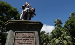statue Mahé de Labourdonnais 