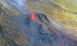 Le nouveau cône volcanique né en octobre baptisé Piton Fréri