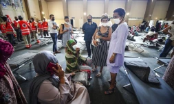 Huguette Bello s?est rendue aux côtés des familles suite à l?incendie de la résidence "Marina"