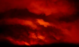 Les flammes du Bootleg Fire, au niveau de Bly, dans l'Etat américain de l'Oregon le 16 juillet 2020