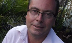 Cumul des mandats : "à Thierry Robert de donner l'exemple"