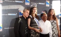 Miss Réunion 2016 reçoit la médialle de la ville de Saint-Denis