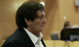 Pierre Palmade, ici photographié à Melun le 20 novembre 2024, va être libéré sous bracelet électronique dans le cadre de l'aménagement de sa peine de deux ans de prison ferme, pour avoir provoqué un grave accident routier sous stupéfiants. ( AFP / ALAIN JOCARD )