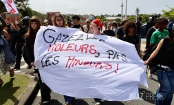 Cortège de lycéens à Saint-Pierre