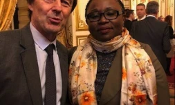 Ramlati Ali aux côtés du ministre Nicolas Hulot (photo : Facebook)