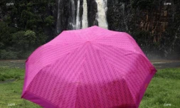 pluie à la cascade niagara, sainte-suzanne