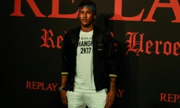 La star brésilienne Neymar Jr., lors d'une tournée publicitaire à Shanghai, le 31 juillet 2017