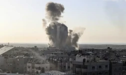Bombardements israéliens sur Rafah, dans le sud de la bande de Gaza, le 30 octobre 2023 ( AFP / SAID KHATIB )