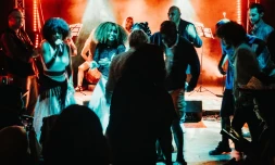 Scène ouverte au Bisik