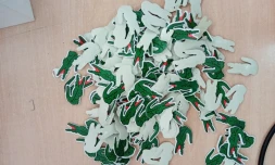 Petite-Île : la douane démantèle un atelier de vêtements de contrefaçon [