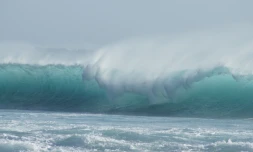 La forte houle commençait à déferler à Boucan Canot.