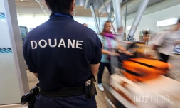 Douane aéroport Roland Garros 