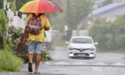 Perturbation tropicale : La Réunion toujours en vigilance fortes pluies et orages et risque de crues [?]