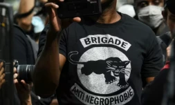 Une marche contre le racisme et les violences policiĂšres, le 20 juin 2020 Ă Paris ( AFP / Alain JOCARD )