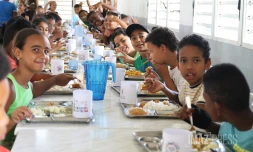 opération le grand repas dans une école de deux rives
