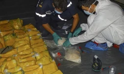 Le Floréal saisit 378 kg d'héroïne dans l'océan Indien