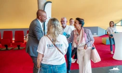 La Région Réunion assiste à l'avant-premiÚre de Takdeer