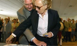 Bernadette Chirac vote à Sarran (Corrèze) le 9 Juin 2002 © PATRICK KOVARIK / AFP/Archives