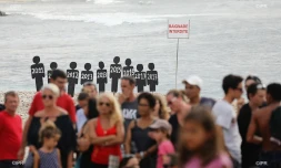 Hommage victimes requins