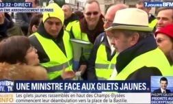 Semedi 26 janvier 2019 - Annick Girardin dans la rue pour discuter avec des Gilets Jaunes