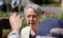 Élisabeth Borne en visite à Salazie
